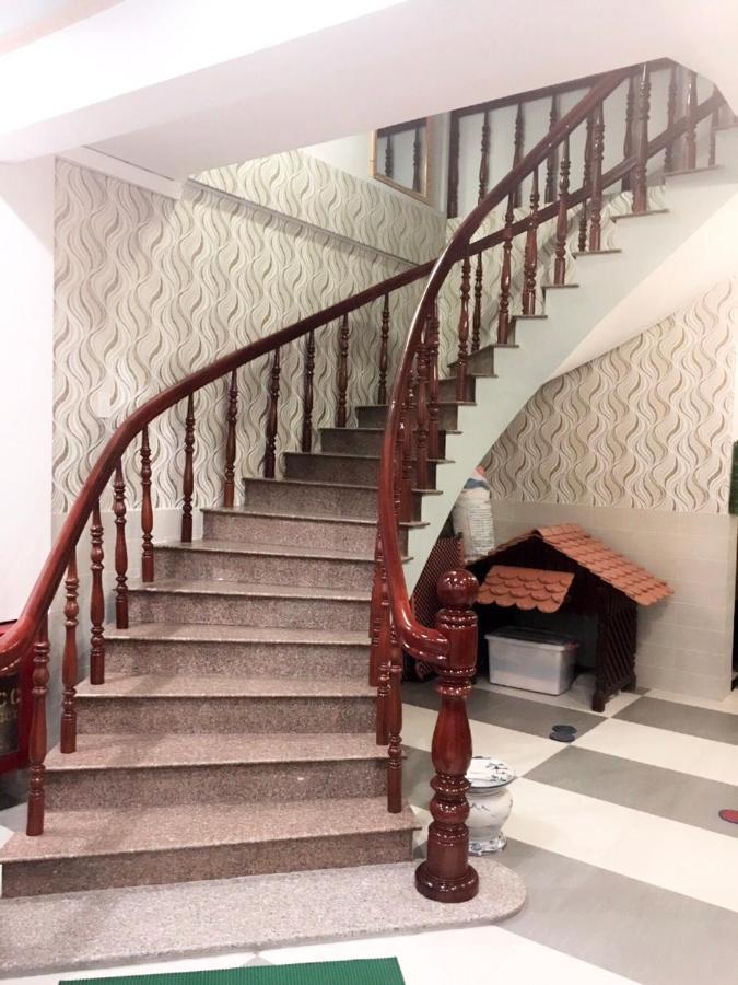 Huyen Tran Hotel Can Tho Buitenkant foto