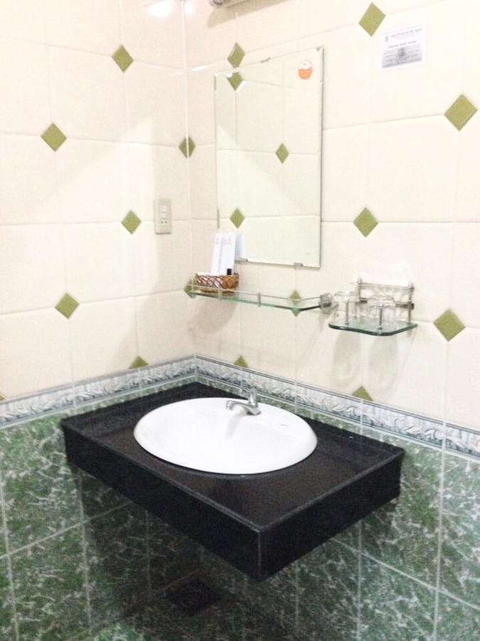 Huyen Tran Hotel Can Tho Buitenkant foto